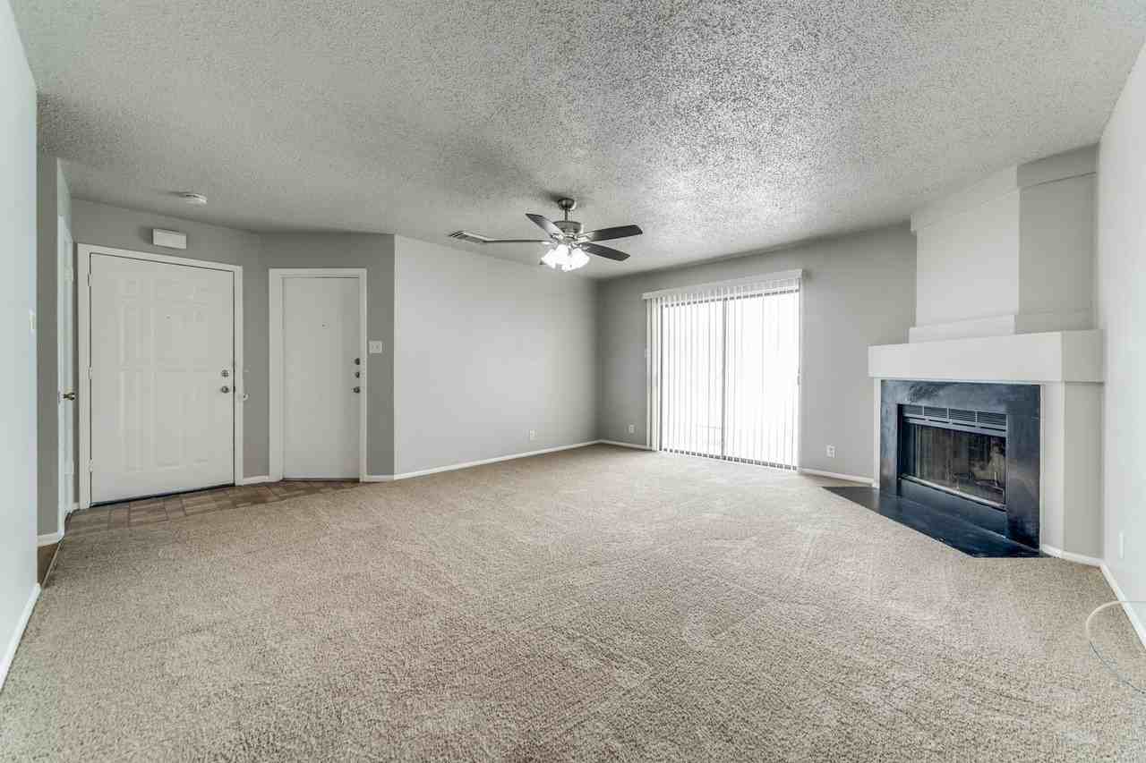 7359 Corian Park Dr - Photo 4 of 25