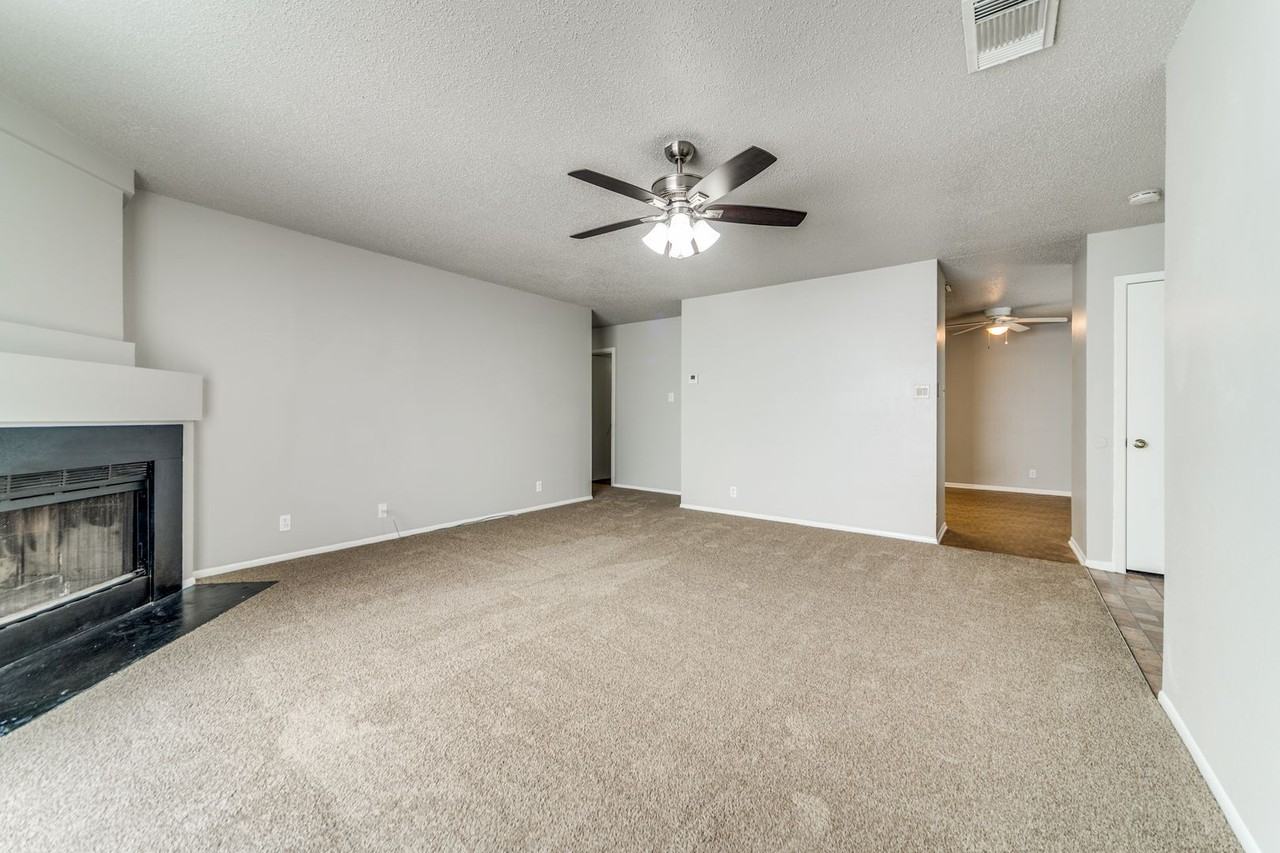 7359 Corian Park Dr - Photo 5 of 25