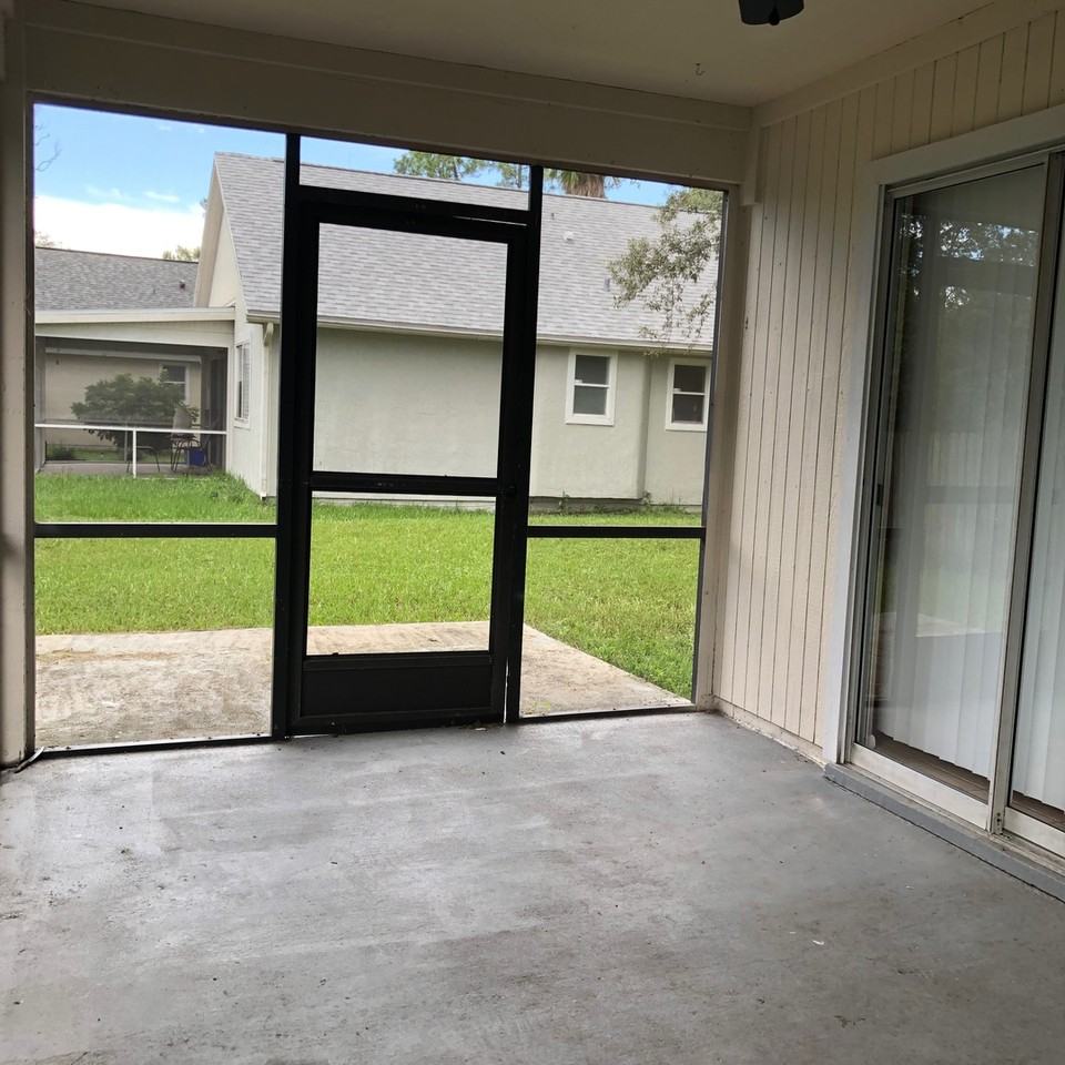 160 Edgewater Cir - Photo 5 of 14