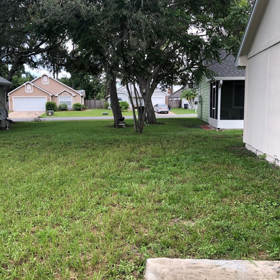 160 Edgewater Cir - Photo 6 of 14