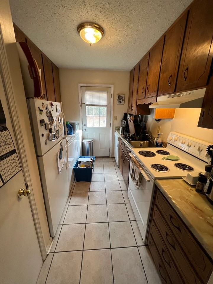 637 Whit Davis Rd - Photo 4 of 9