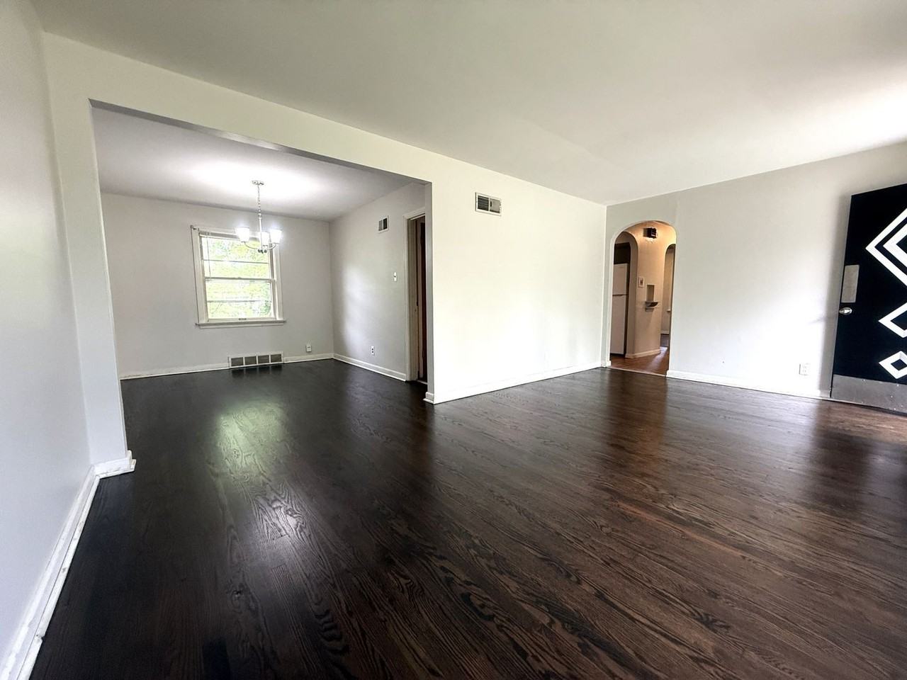 9221 Waldorf Dr - Photo 3 of 11