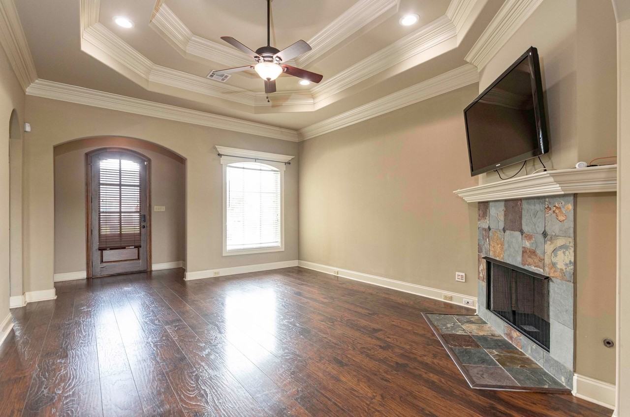 308 Forest Creek Dr - Photo 3 of 16