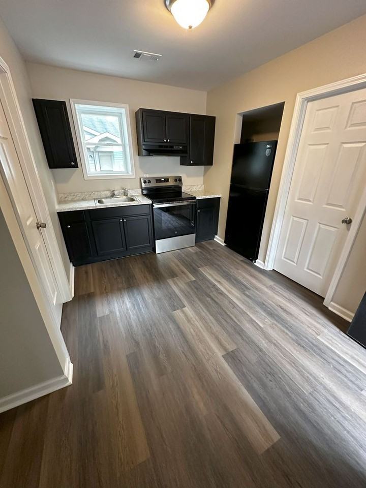 2804 25th St - Photo 4 of 10