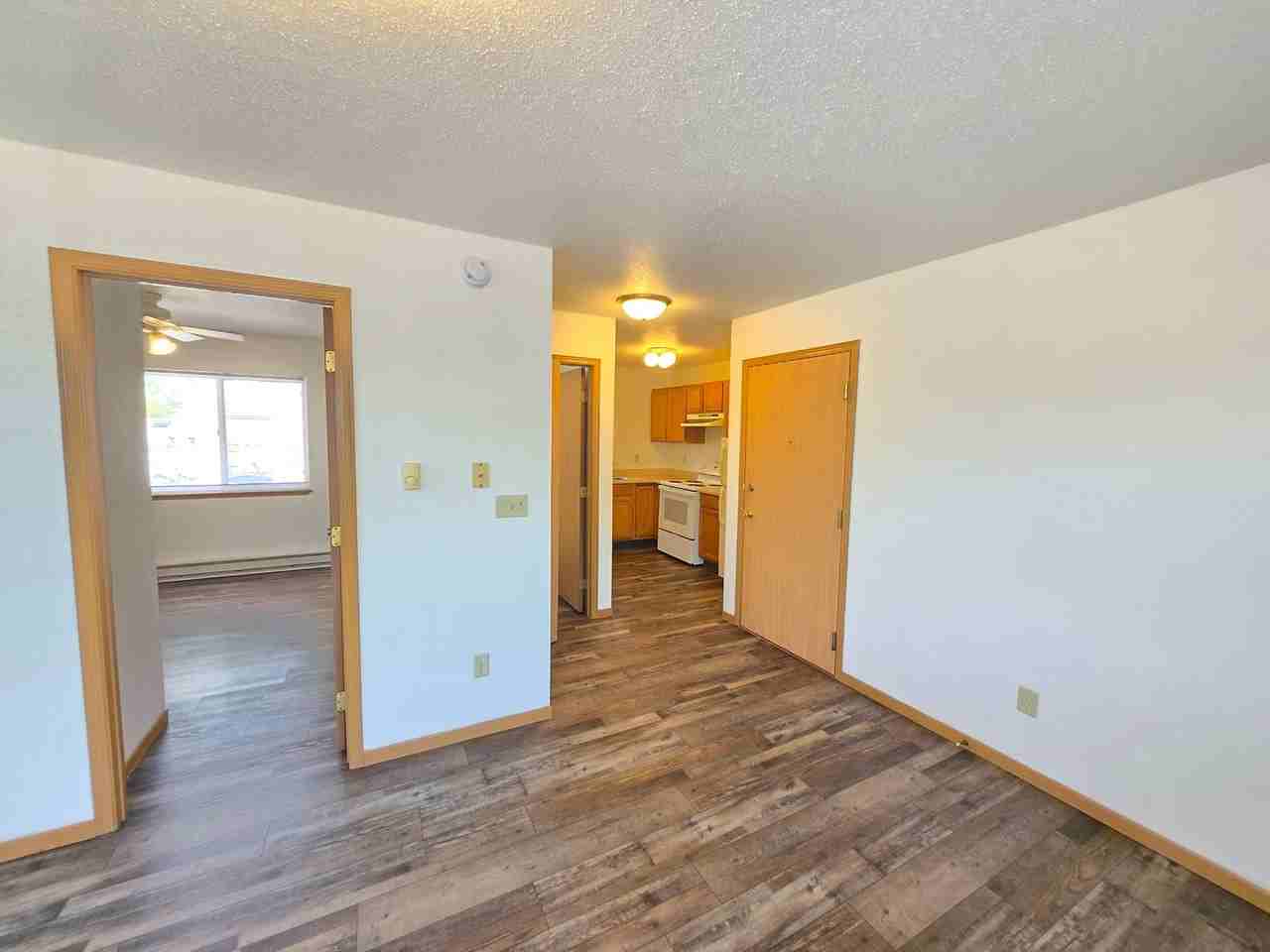 421 S Williams Ave - Photo 3 of 7