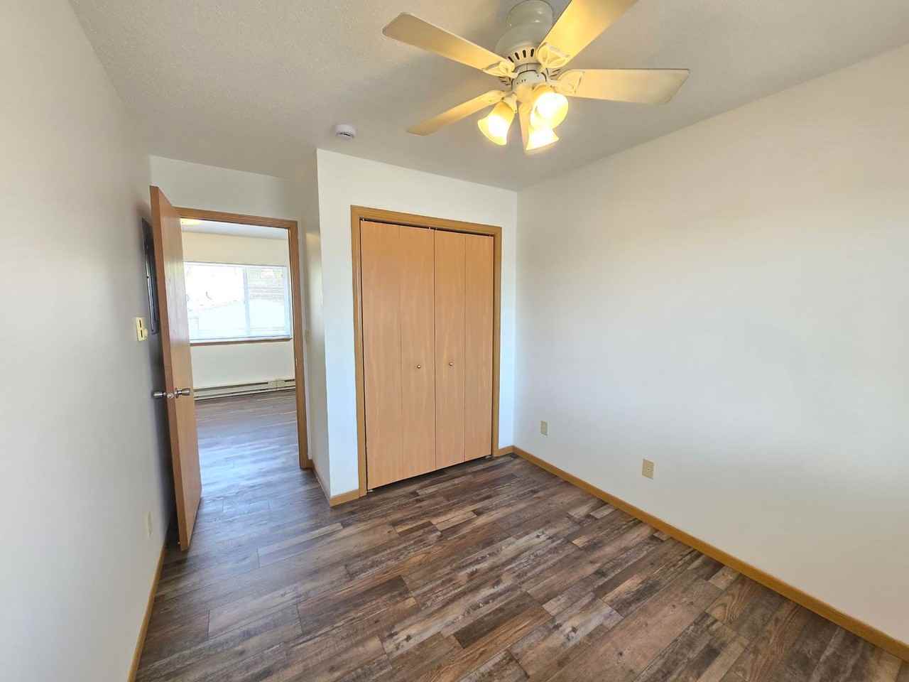 421 S Williams Ave - Photo 5 of 7
