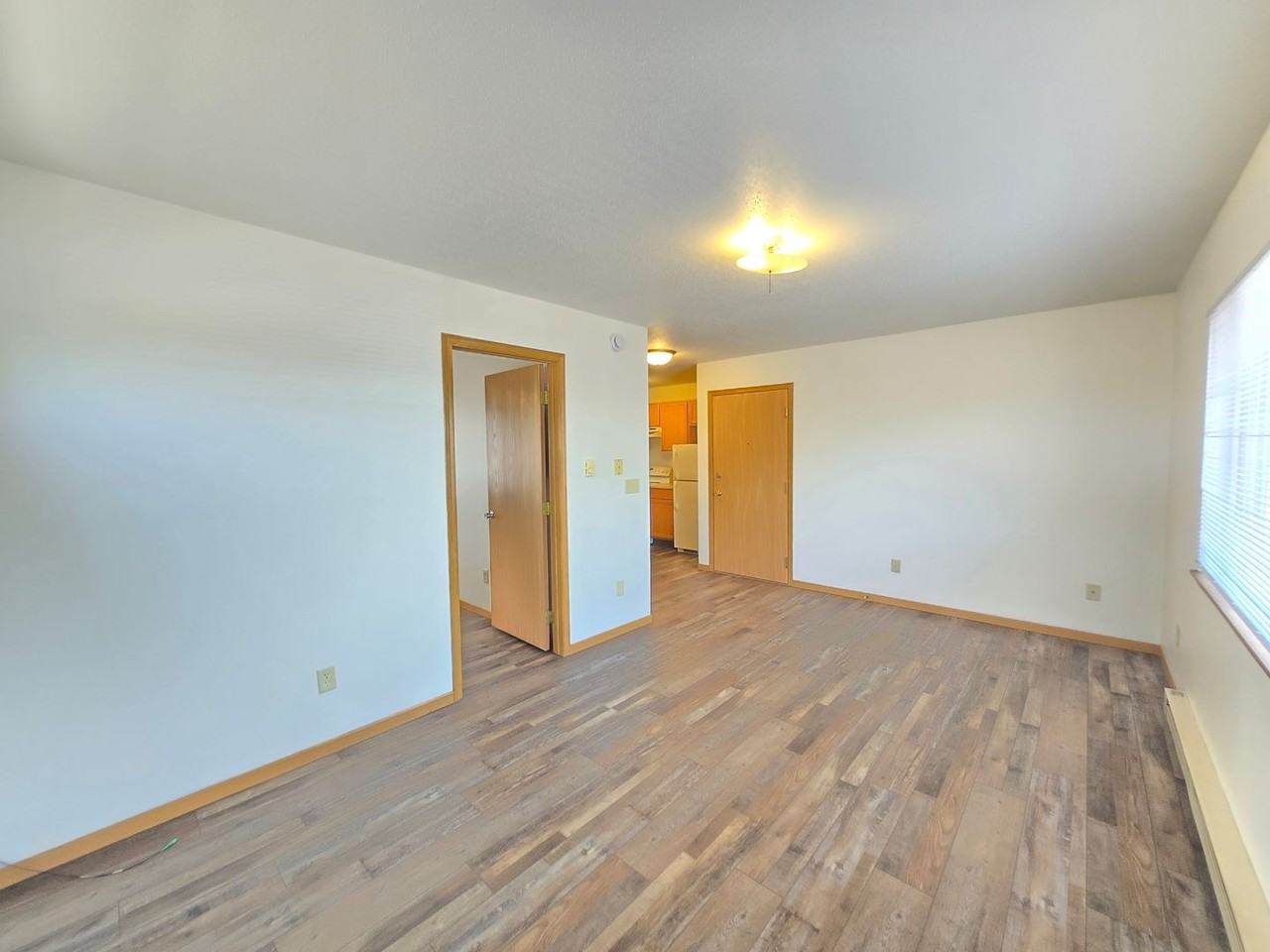 421 S Williams Ave - Photo 6 of 7