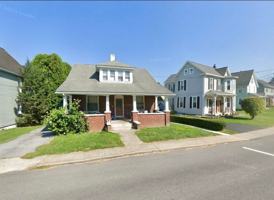 featured image of 387 E Howard St