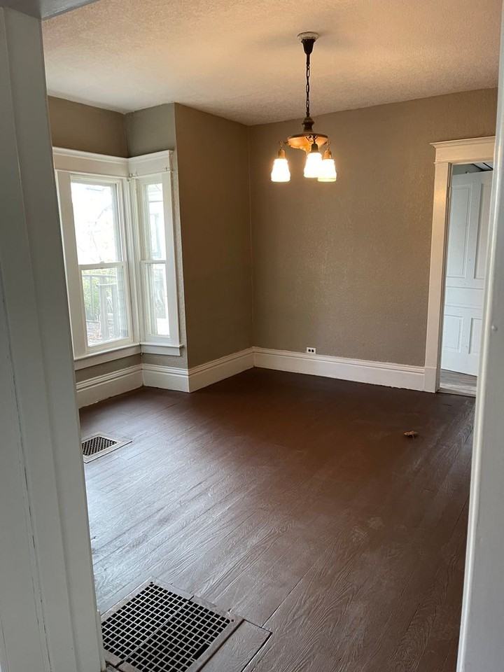 1135 Rainbow Dr - Photo 3 of 9