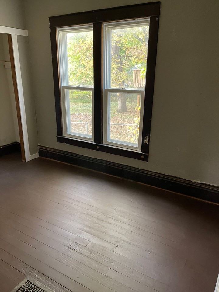1135 Rainbow Dr - Photo 4 of 9