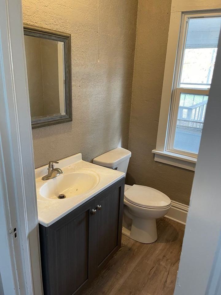 1135 Rainbow Dr - Photo 7 of 9