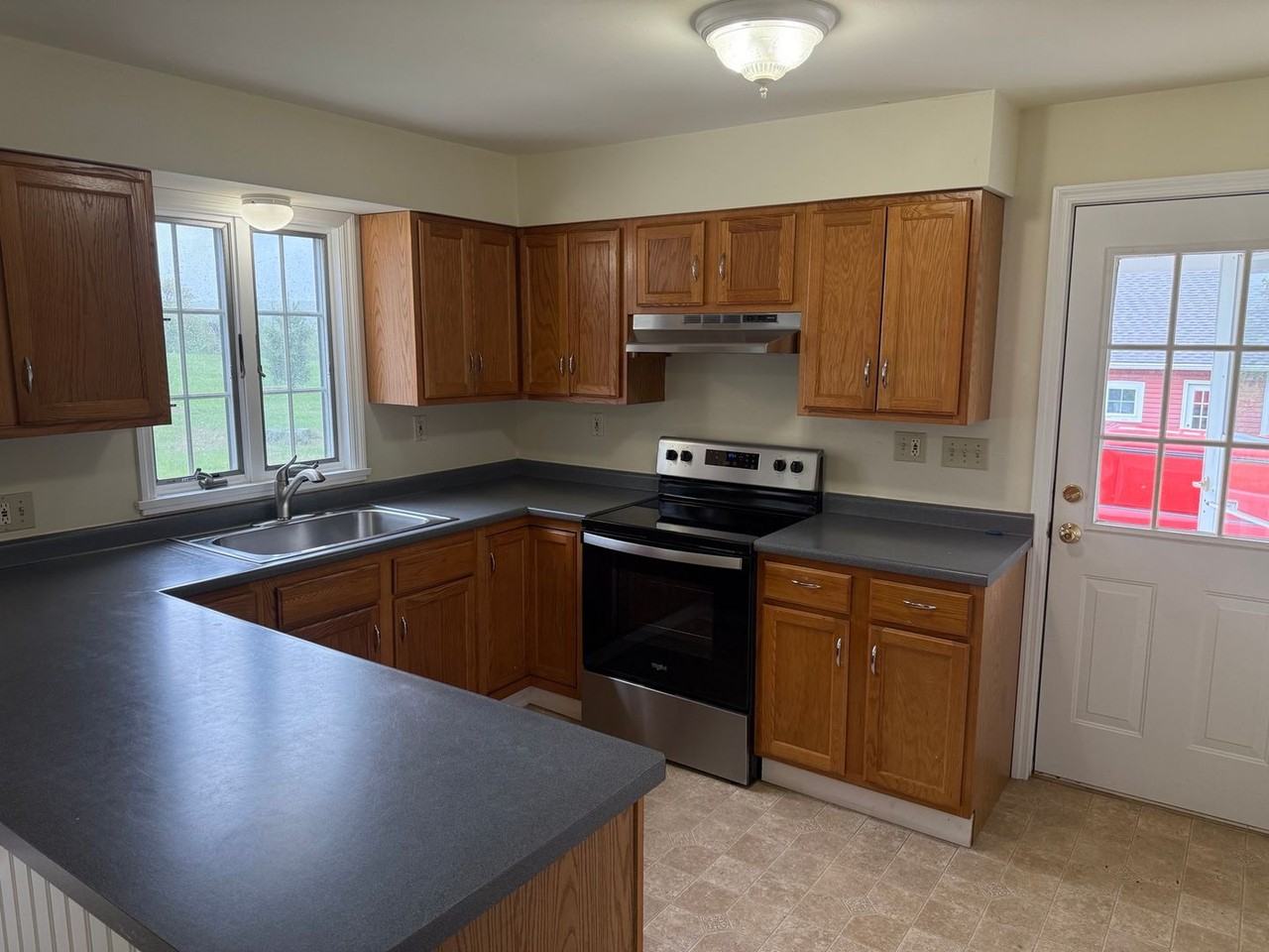 43 Silvermine Rd - Photo 2 of 14