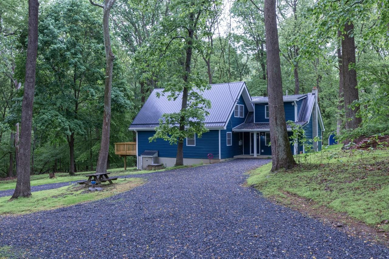 382 Woodcutters Ln - Photo 2 of 35