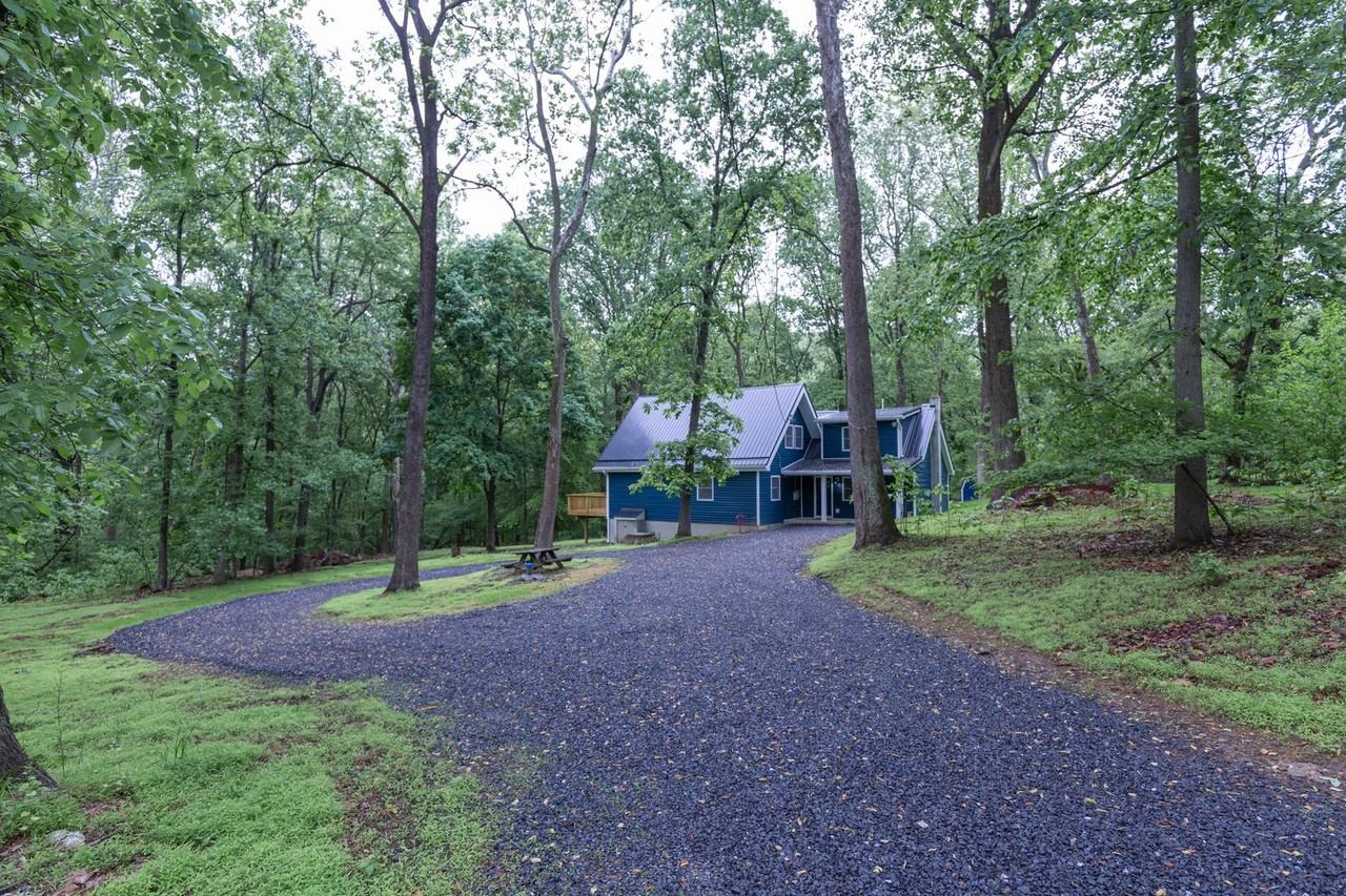 382 Woodcutters Ln - Photo 3 of 35