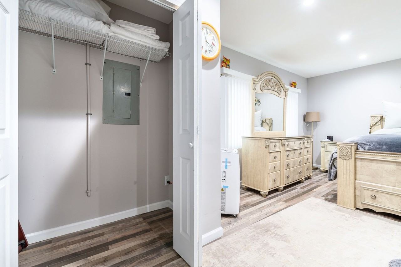 2128 Green Tree Ct - Photo 3 of 10