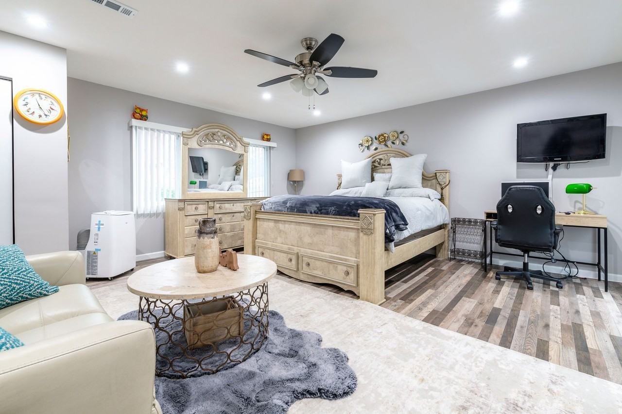 2128 Green Tree Ct - Photo 5 of 10