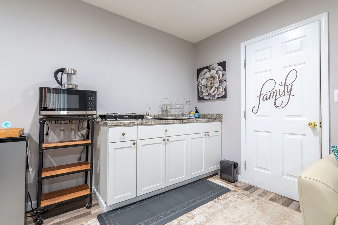 2128 Green Tree Ct - Photo 7 of 10