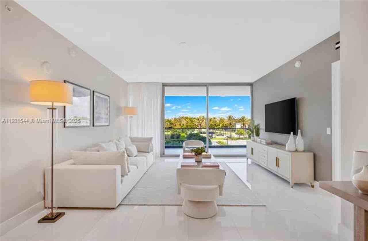 10201 10201 Collins Ave appt 305 - Photo 2 of 42