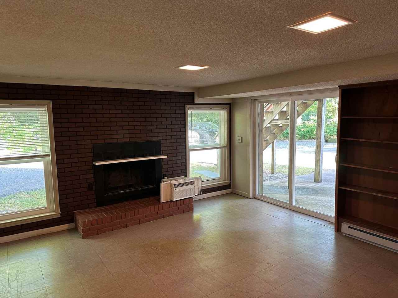 744 Crescent Dr #4 - Photo 3 of 6