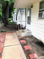 featured image of 207 1/2 W 8th Ave