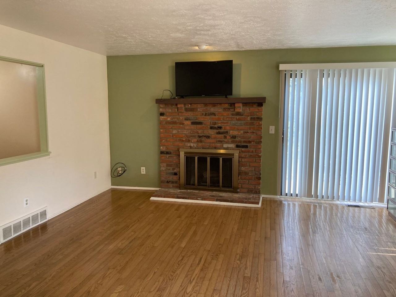 663 Allison Dr - Photo 2 of 37
