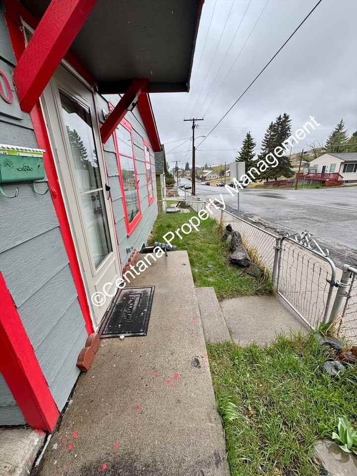 330 W Daly St - Photo 3 of 27