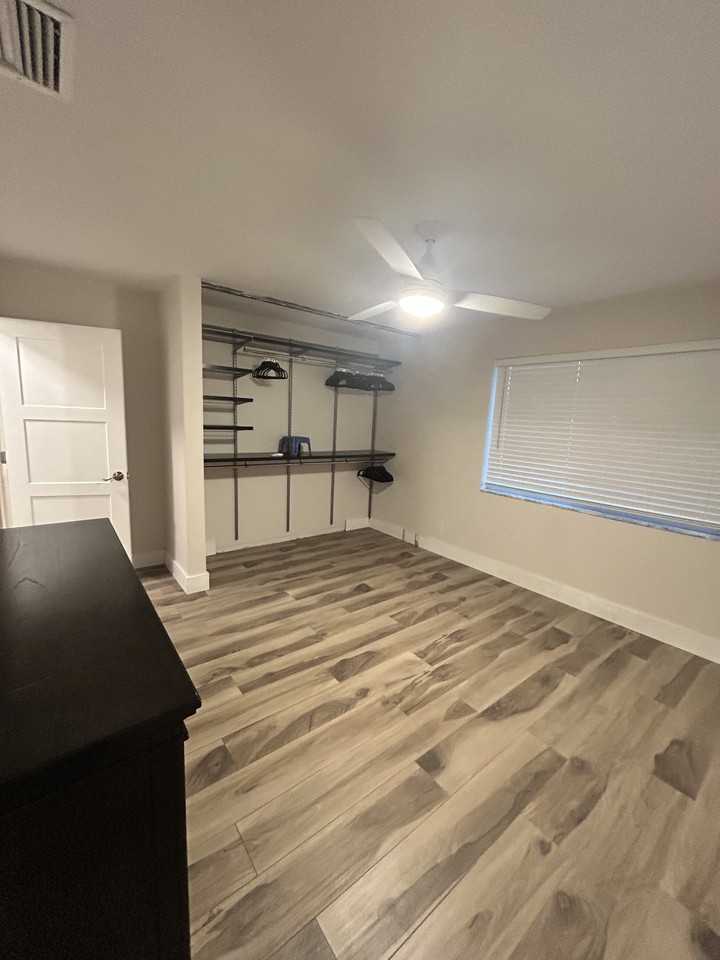 948 Se 7th St #NA - Photo 7 of 13