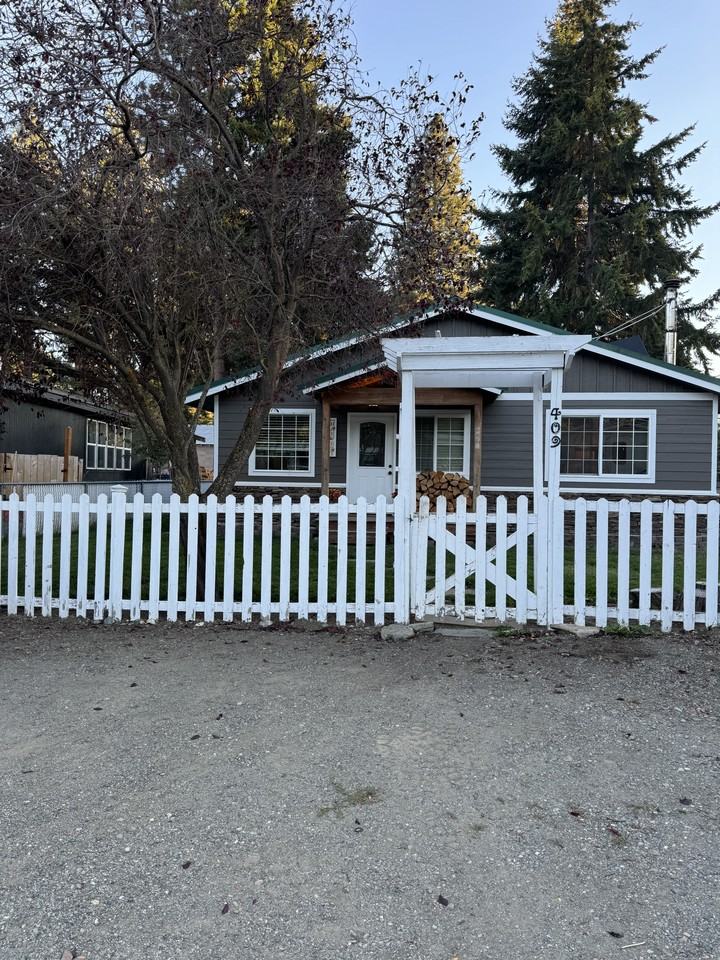 409 Washington Ave #NA - Photo 2 of 15