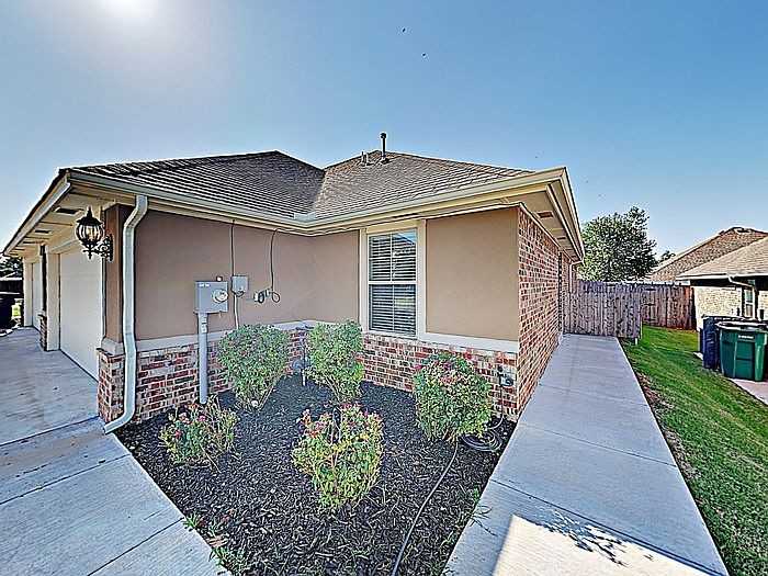 11202 Nw 114th St #NA - Photo 3 of 34