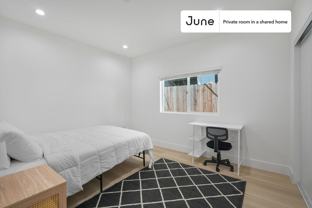 1321 N June St #B - Photo 1 of 1
