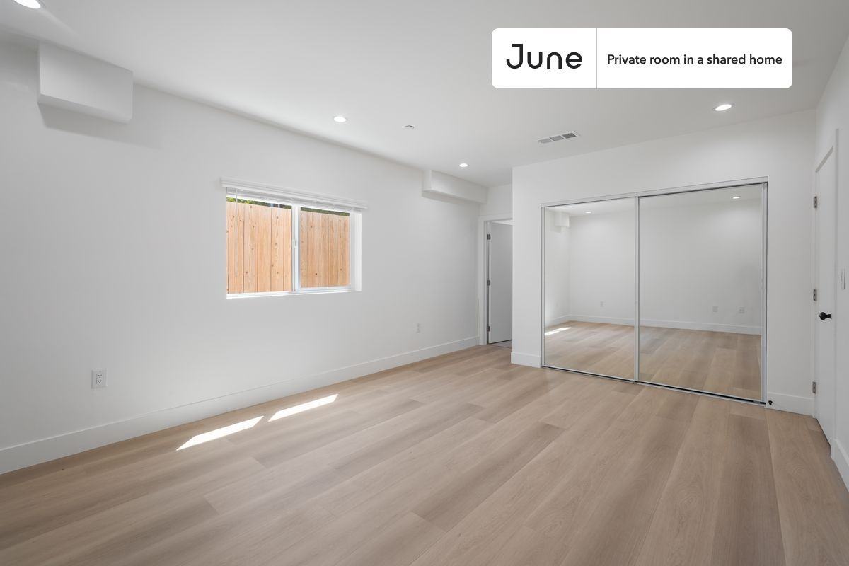 1321 N June St #A - Photo 2 of 14