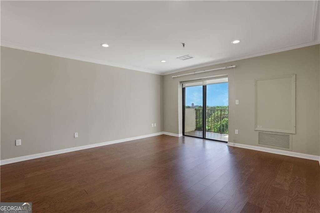 300 Johnson Ferry Rd Ne - Photo 3 of 37