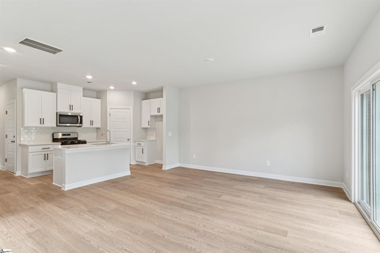 7 Gramercy Woods Ln - Photo 4 of 7