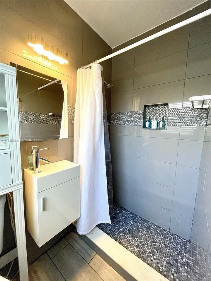 820 S Federal Hwy #3 - Photo 4 of 13