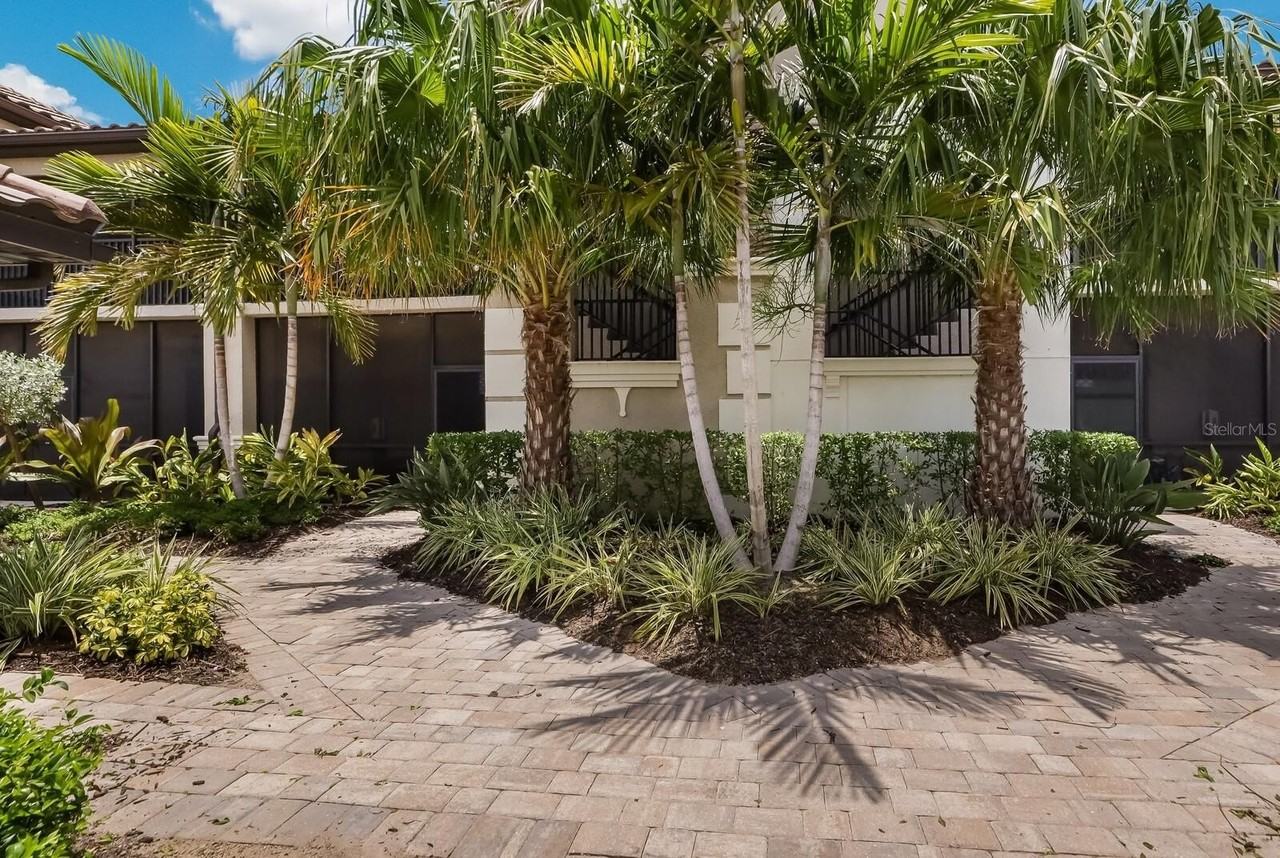 5557 Palmer Cir #202 - Photo 2 of 50