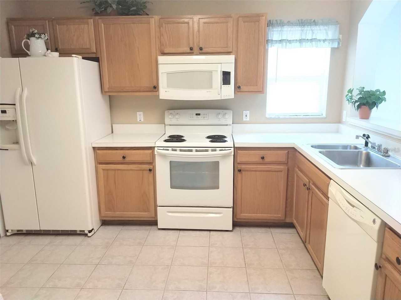 404 Amaya Ave - Photo 4 of 22