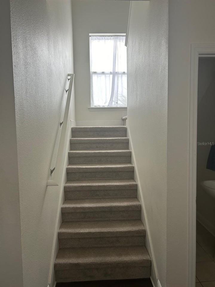 2128 W Walnut St - Photo 7 of 17