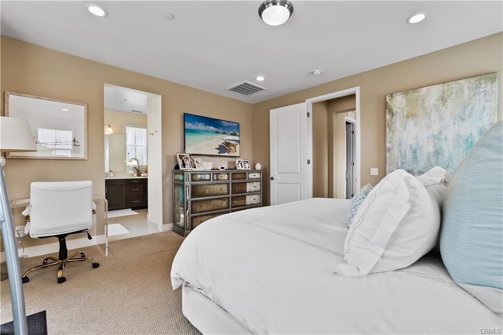 1638 Latitude S - Photo 2 of 8