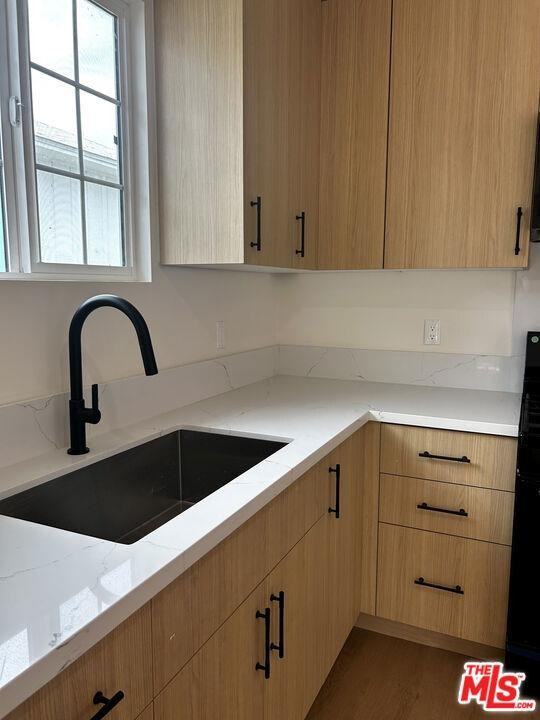 4232 Sunnyslope Ave - Photo 3 of 8