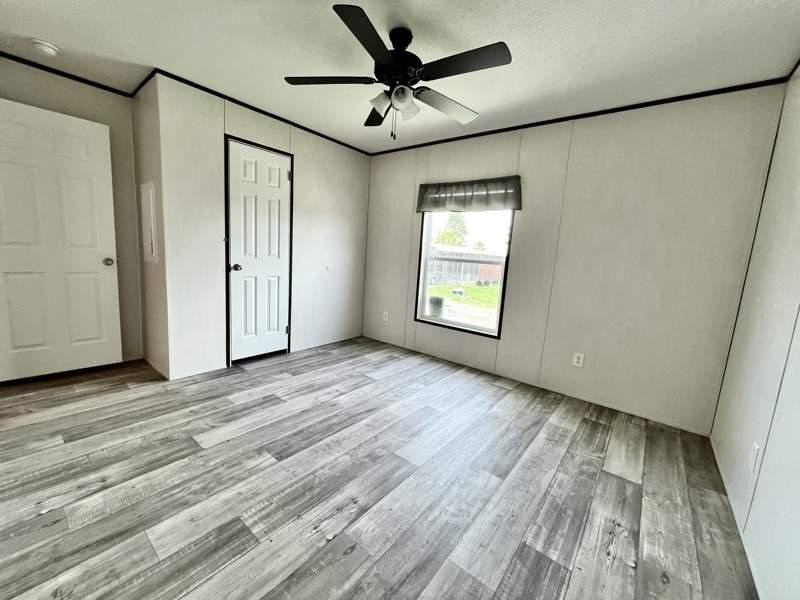 447 Suwanee Dr #2008 - Photo 5 of 9