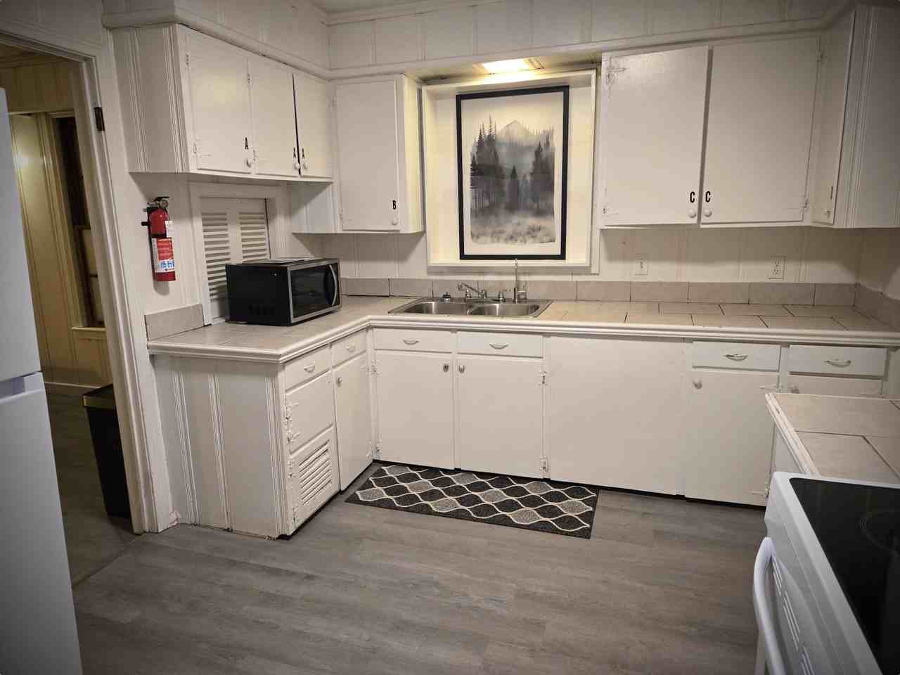 Carmel Ave - Photo 4 of 11