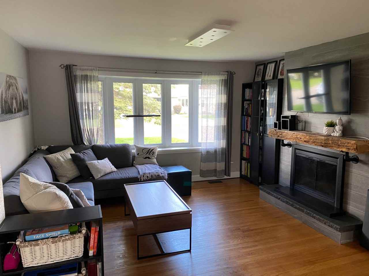 296 Hoylake Crescent - Photo 2 of 12