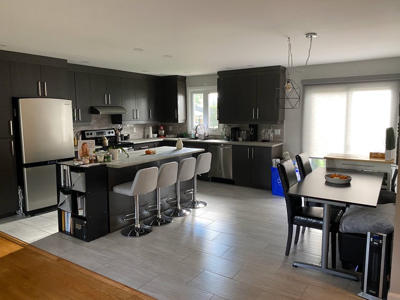 296 Hoylake Crescent - Photo 3 of 12