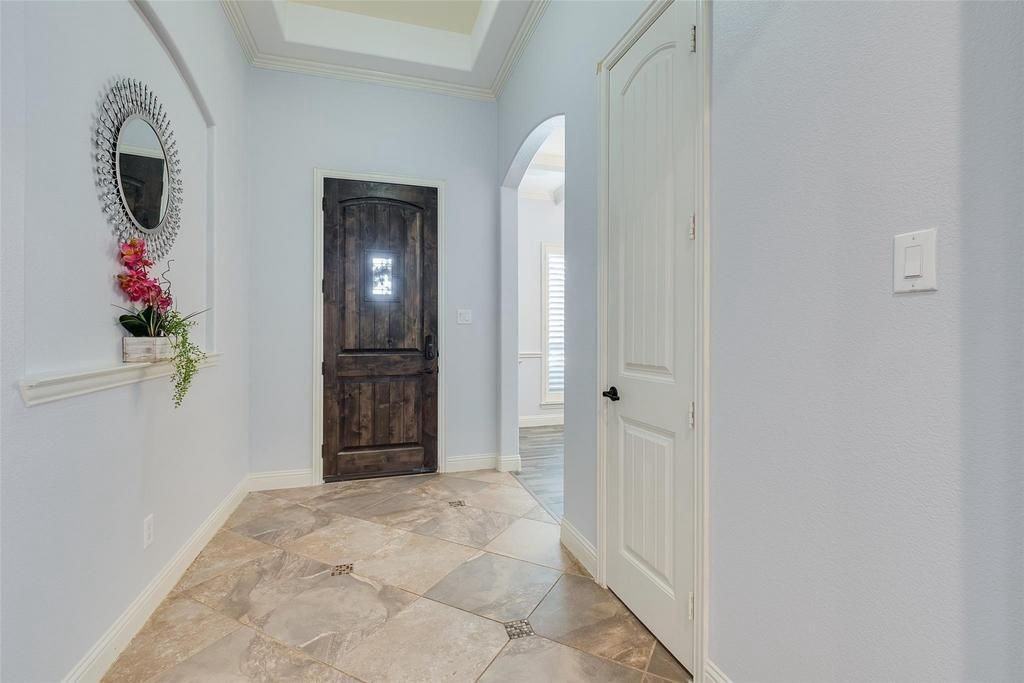 5517 Ridgepass Ln - Photo 2 of 23