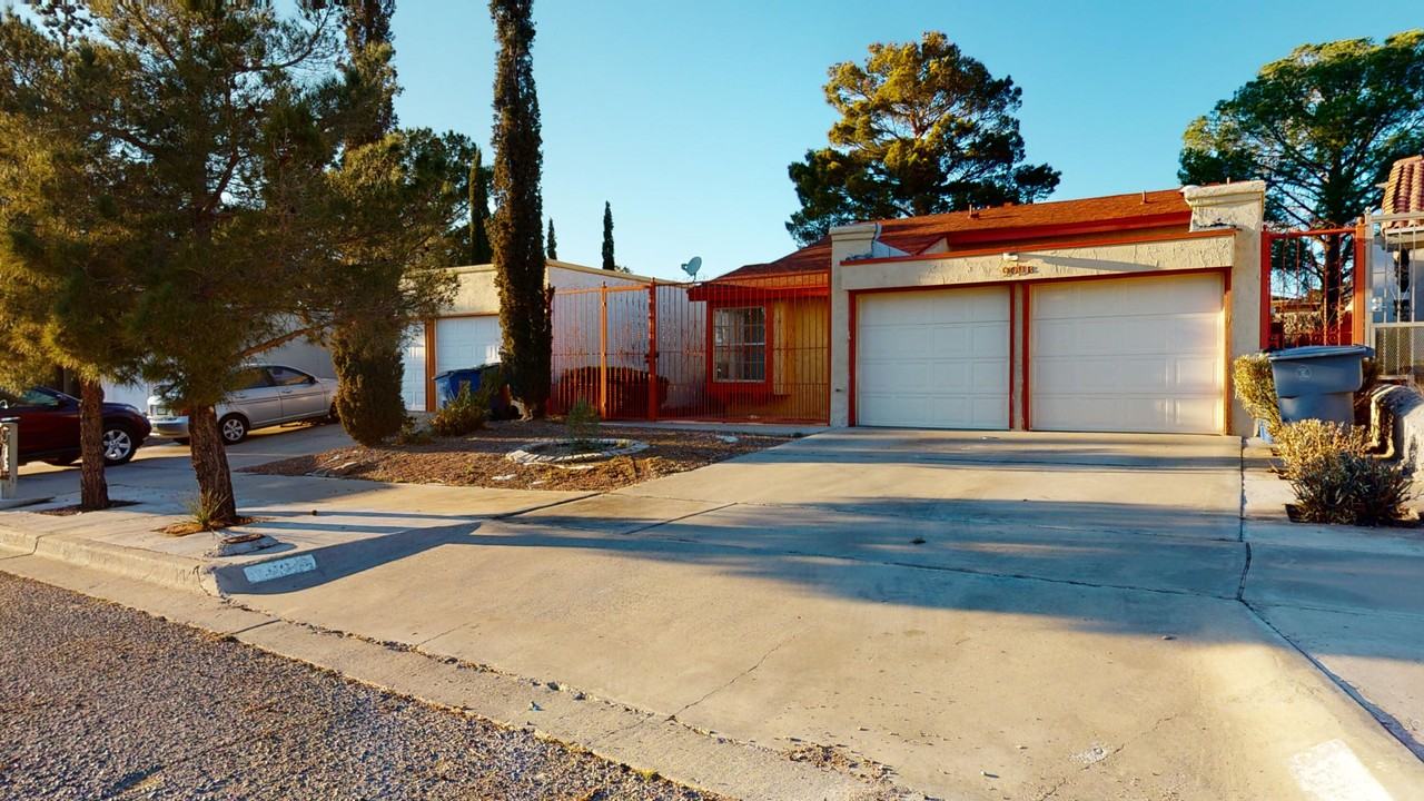 909 Tepic Dr - Photo 2 of 28