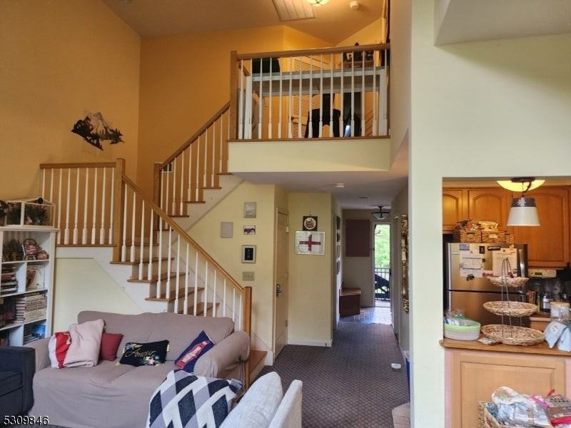 8 Maple Cres ## 23 - Photo 4 of 33