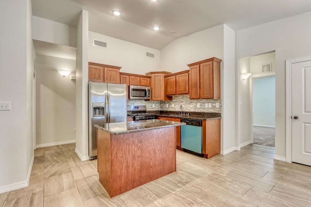 14334 Loma Esmeralda Dr - Photo 2 of 44