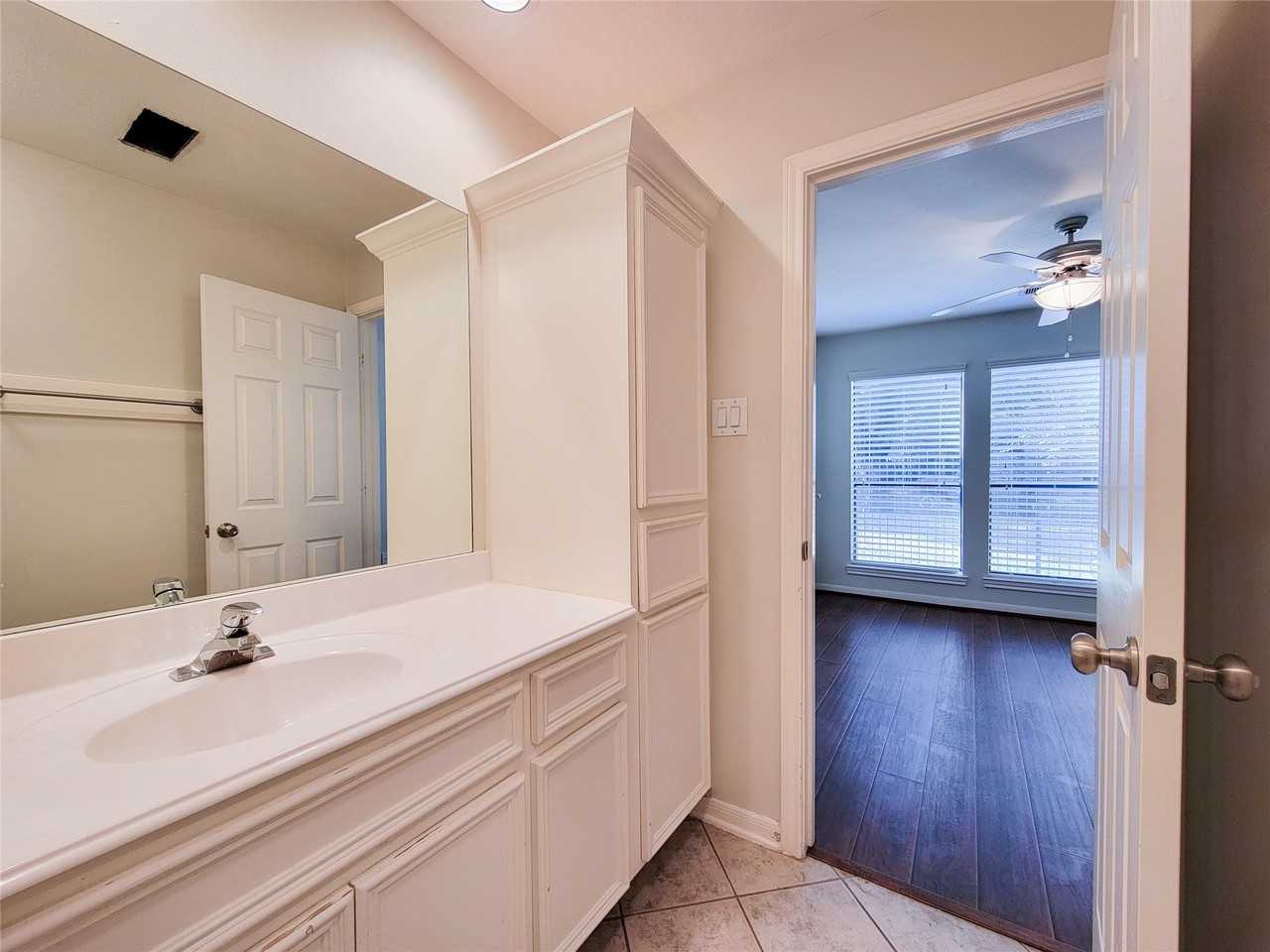 2717 La Branch St - Photo 4 of 23