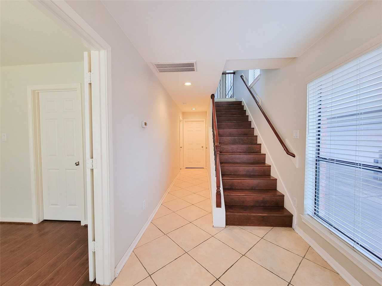 2717 La Branch St - Photo 7 of 23