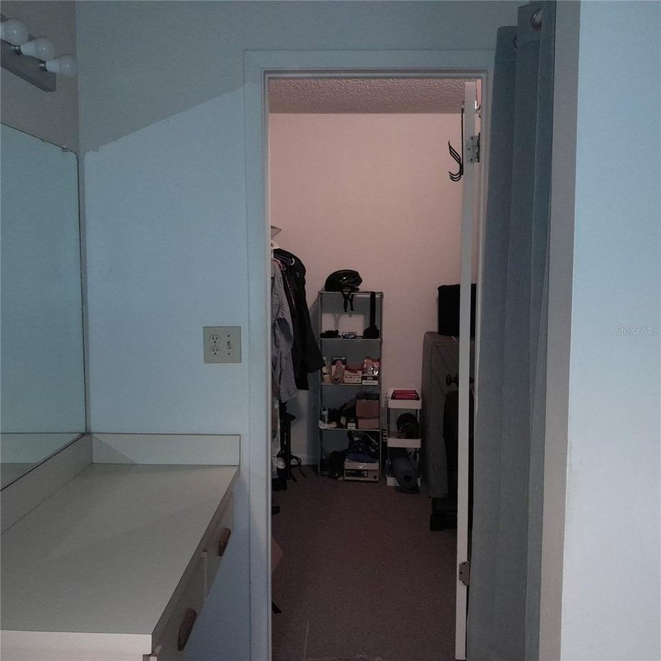 3380 Crystal Ct E - Photo 5 of 11